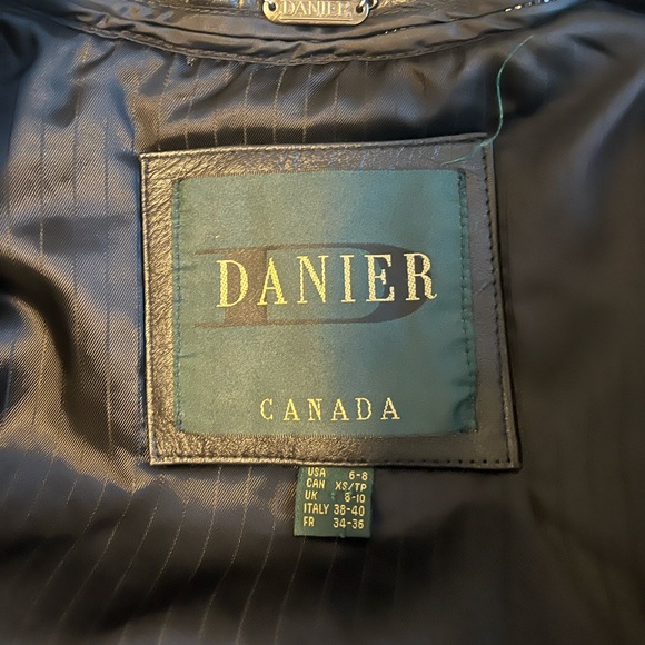 FLATTERING DANIER WOMEN’S GENUINE LEATHER JACKET with removable vest inside - Picture 5 of 9